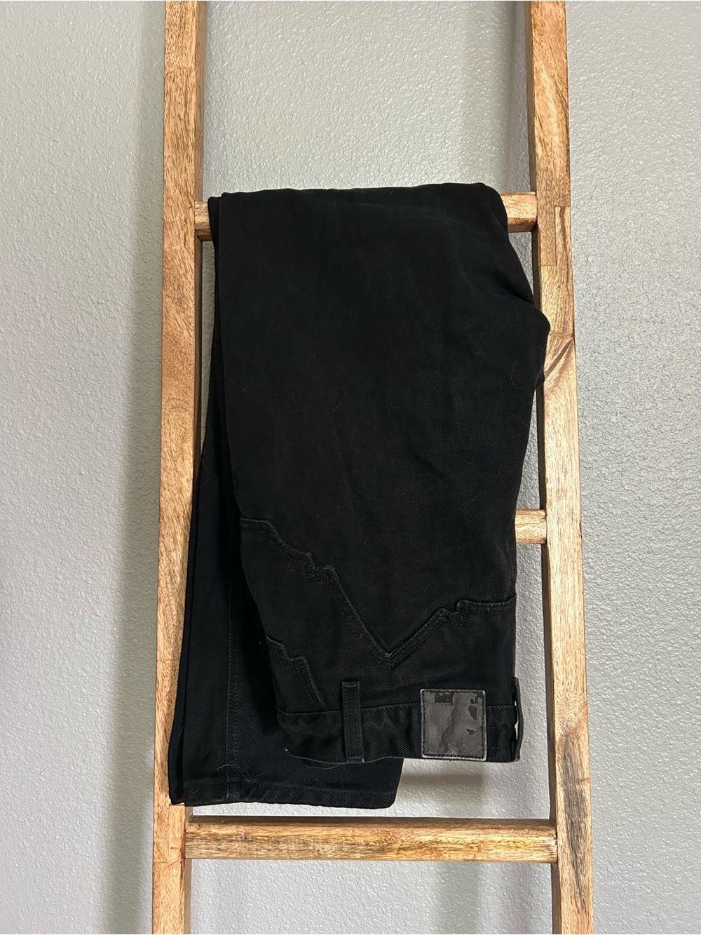 Vintage Rockies Women’s Straight-Leg Jeans in Black